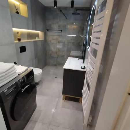 Mieszkanie W Nowoczesnym Halo W Centrum Vratislav